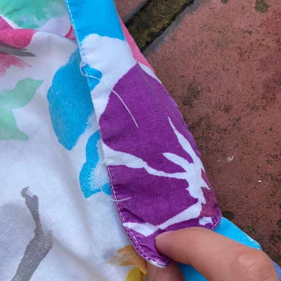 Fun and floral cotton Gitano shirt size medium - Picture 5 of 5